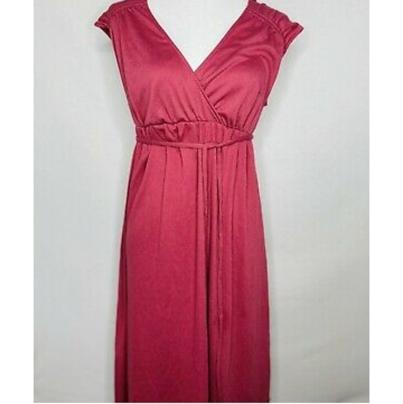 Isabel Maternity by Ingrid & Isabel Dresses & Skirts - SOLD!Ingrid & Isabel Maternity Dress